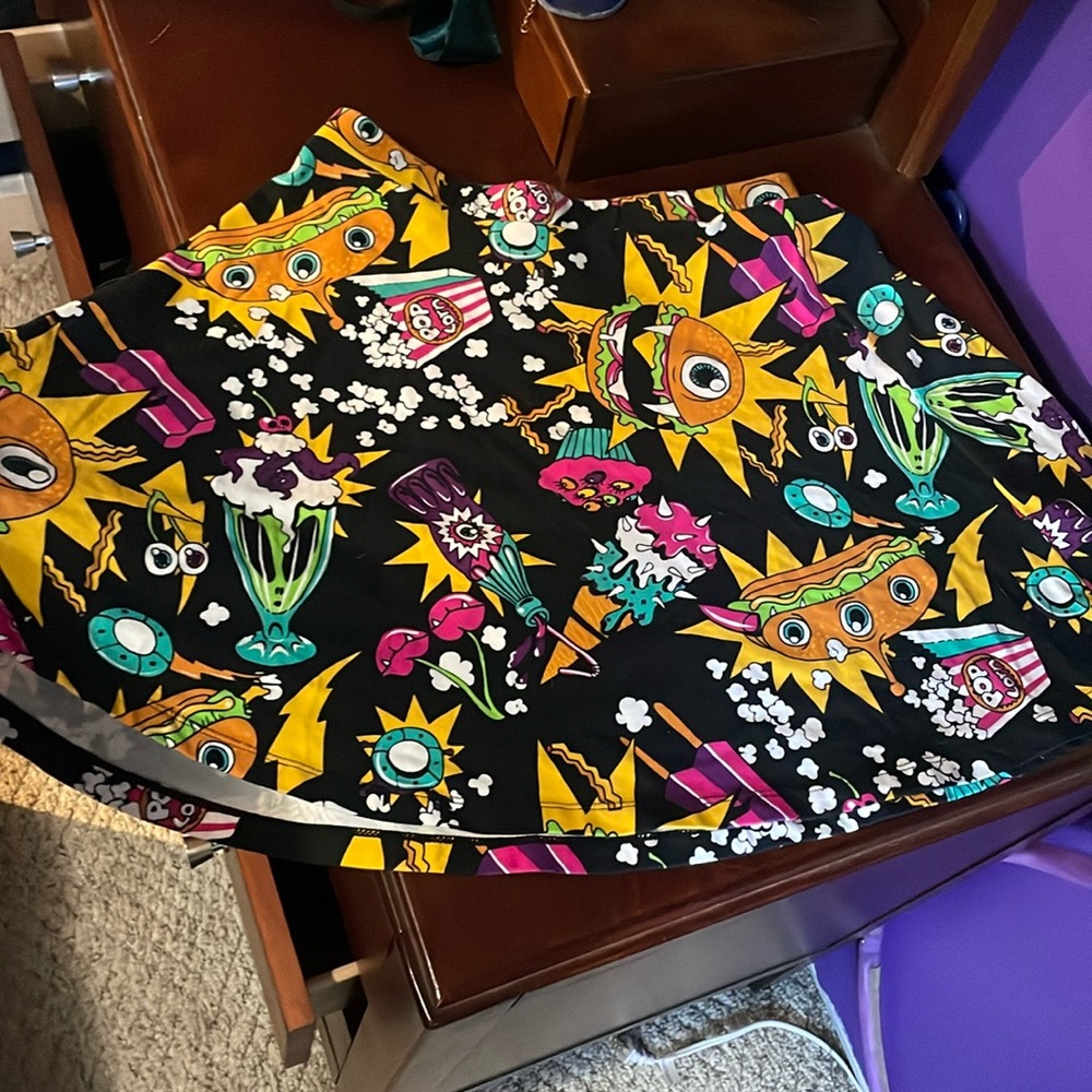 Iron first cheese burger skater skirt